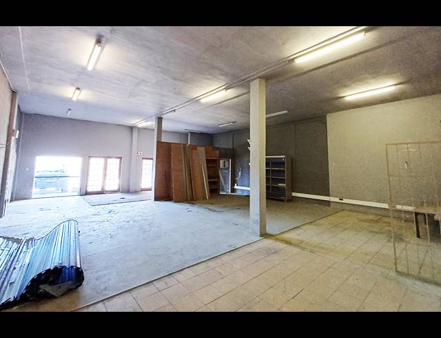 182M² BUSINESS CENTRE FOR SALE IN KLEINMOND CENTRAL